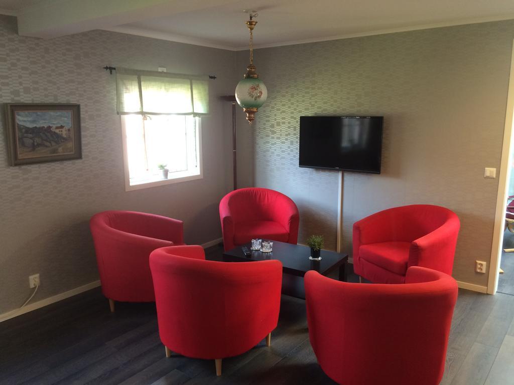 Foellingen Hotell Kisa ภายนอก รูปภาพ